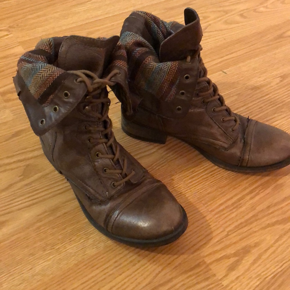 Soft leather brown combat boot